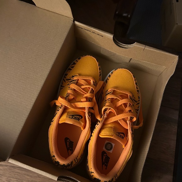 Nike SB Dunk Low - Picture 5 of 7